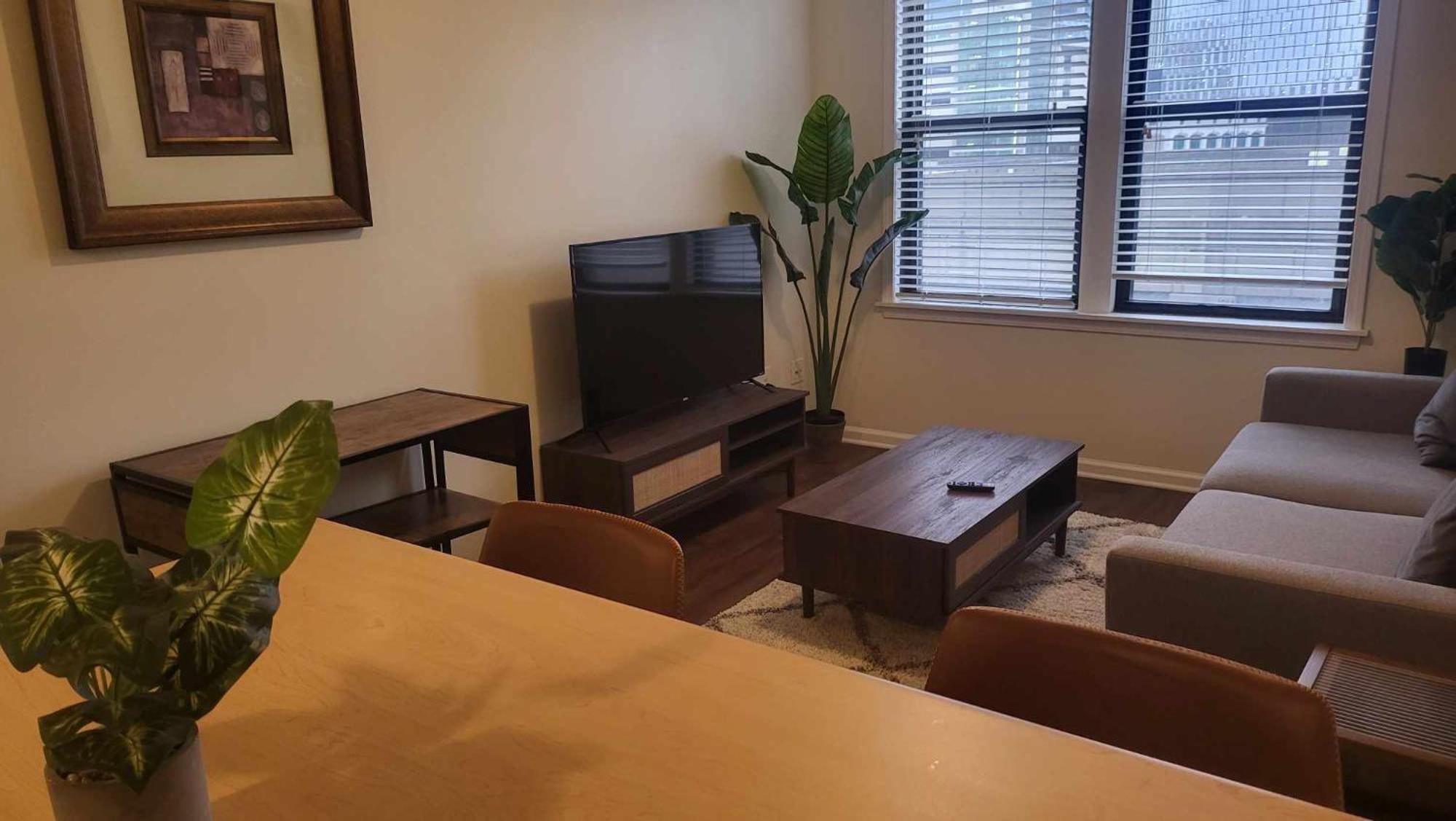 Heart Of Gem! 2br Detroit