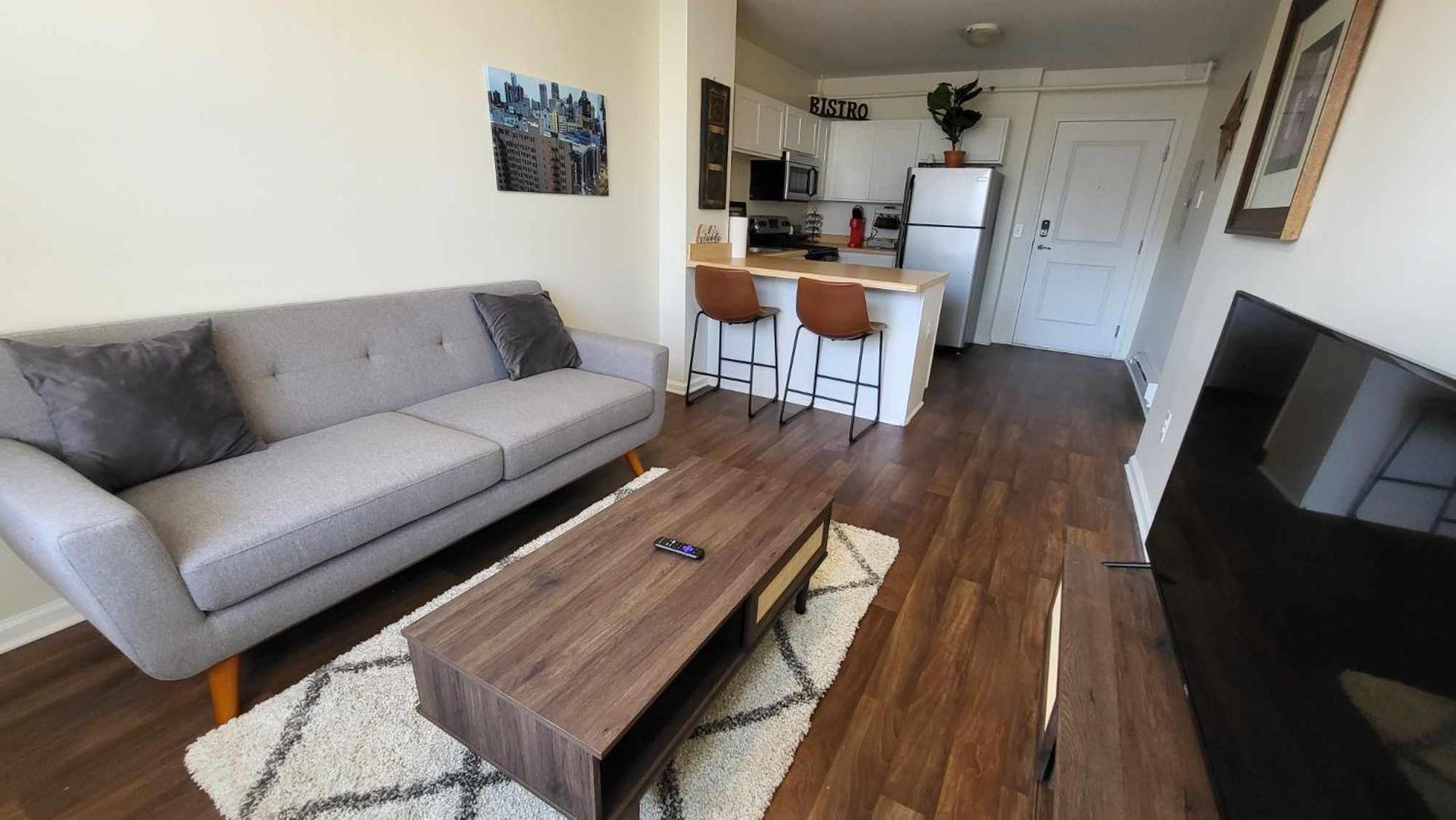Heart Of Gem! 2br Apartment Detroit